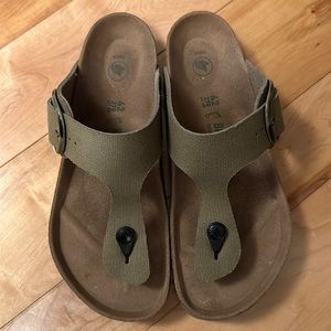 Birkenstock Gizeh Vegan Big Buckle, Color: Faded Khaki